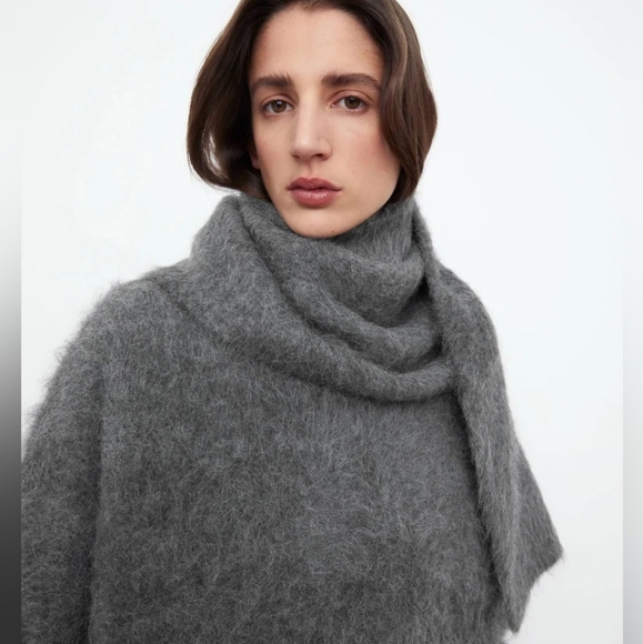 Toteme Accessories - Toteme Alpaca Knit/ Scarf